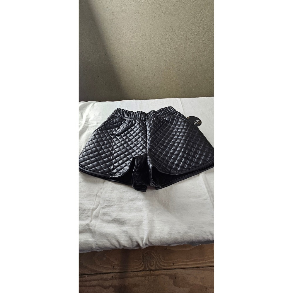 Jolie & Joy Black Quilted Faux Leather Shorts Elastic Waist J2H2559C Small NWT